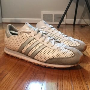 Vintage Adidas ‘Adi’s